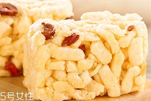 沙琪瑪產(chǎn)婦可以吃嗎？哺乳期吃東西要注意