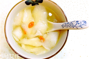 冰糖雪梨是喝水還是吃梨？冰糖雪梨的功效與作用