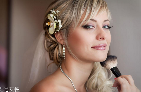 淡妝眼影怎么畫好看？好用的眼影膏和眼影產品推薦