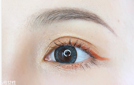 南瓜色眼影怎么畫？南瓜色眼妝畫法教程