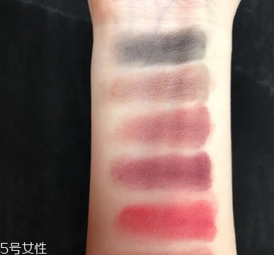 zoeva眼影多少錢？zoeva queens guard眼影盤試色