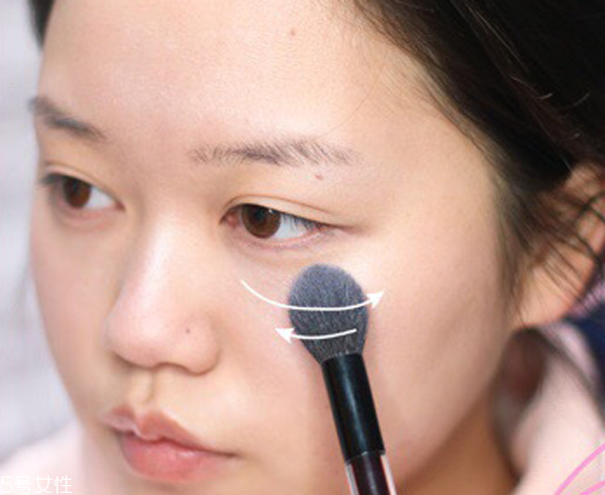 桃花眼妝容好看嗎？桃花眼妝容教程