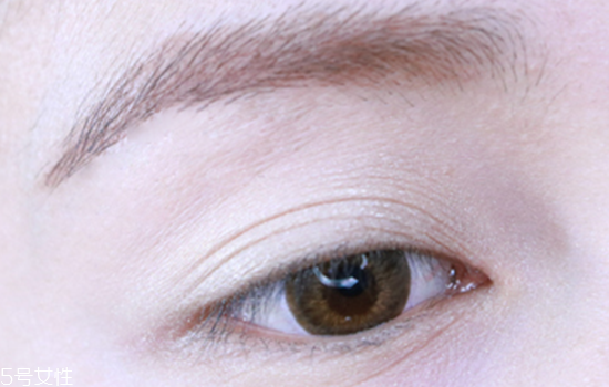 眼影膏和眼影哪個好用？日常眼影畫法教程