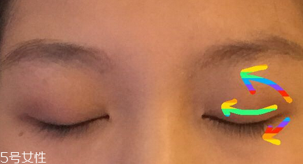 眼影怎么畫會自然好看？眼影顏色這樣搭配最好看