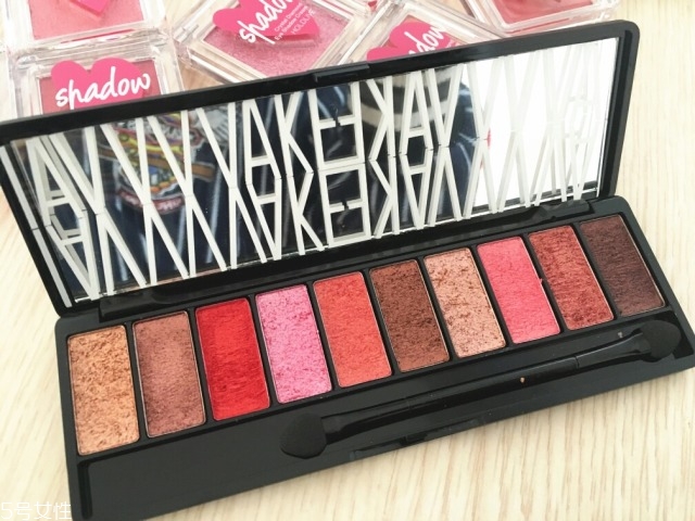 hold live眼影好用嗎？顯色度超贊