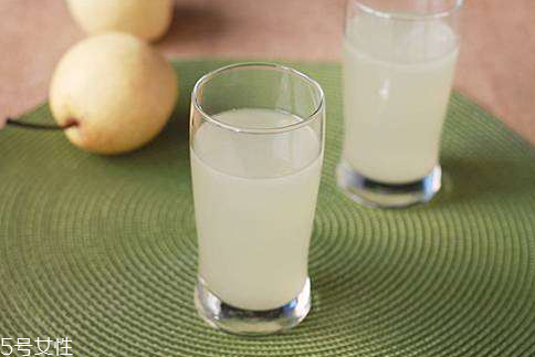 梨子榨汁之后變色了還能喝嗎？怎樣防止梨汁變色？