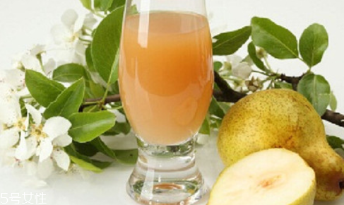 梨子榨汁需要去皮加水嗎？梨汁最好是現(xiàn)榨現(xiàn)喝