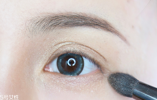 南瓜色眼影怎么畫？南瓜色眼妝畫法教程