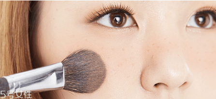 化妝刷有哪些分類和用法？化妝刷的詳細用法