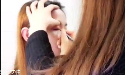 內雙怎么畫眼線？內雙眼皮畫眼妝技巧