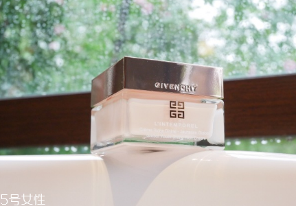 紀(jì)梵希面霜價(jià)格是多少？外貌控請(qǐng)注意