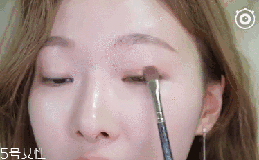 內雙怎么畫眼線？內雙眼皮畫眼妝技巧