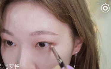 內雙怎么畫眼線？內雙眼皮畫眼妝技巧