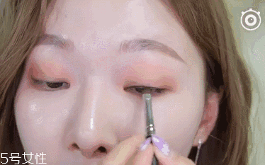 內雙怎么畫眼線？內雙眼皮畫眼妝技巧