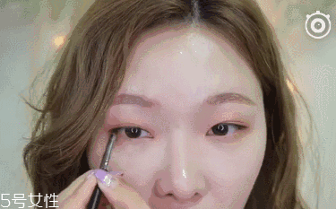 內雙怎么畫眼線？內雙眼皮畫眼妝技巧