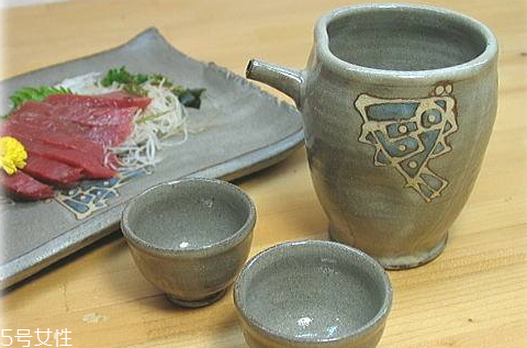 屠蘇酒在什么時候飲用 除夕之夜必備 屠蘇酒在什么時候飲用 除夕之夜必備