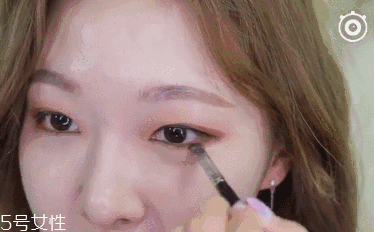 內雙怎么畫眼線？內雙眼皮畫眼妝技巧