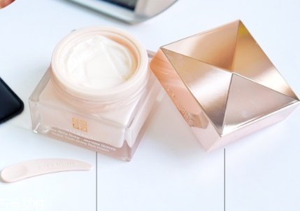 紀(jì)梵希面霜價(jià)格是多少？外貌控請(qǐng)注意