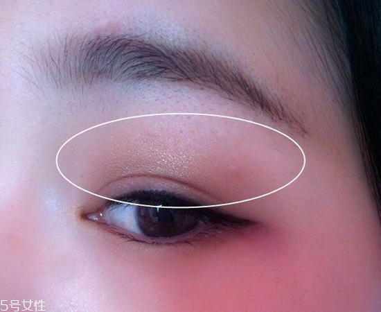 內雙怎么畫眼線？內雙眼皮畫眼妝技巧