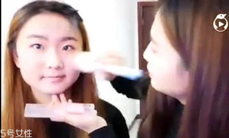 內雙怎么畫眼線？內雙眼皮畫眼妝技巧