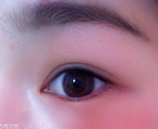 內雙怎么畫眼線？內雙眼皮畫眼妝技巧