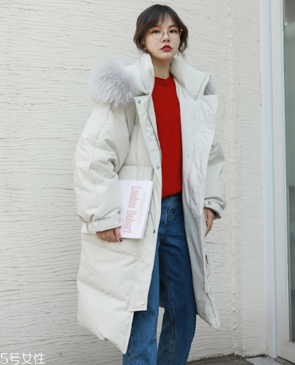 紅色毛衣配什么外套？冬季搭配風(fēng)度與溫度共存