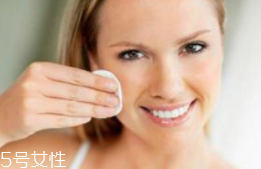 卸妝油哪種成分最好？3種類型任君挑選