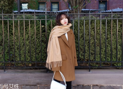 什么顏色圍巾顯臉白？選擇這幾條準沒錯