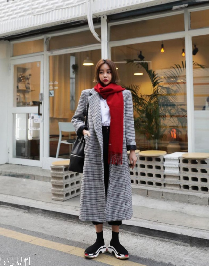 什么顏色圍巾顯臉白？選擇這幾條準沒錯