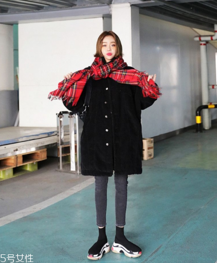 什么顏色圍巾顯臉白？選擇這幾條準沒錯