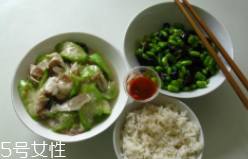 飲食護(hù)膚究竟有沒有效？不挑食才護(hù)膚