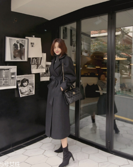 小個(gè)子適合穿過(guò)膝大衣嗎？這樣穿分分鐘視覺(jué)增高