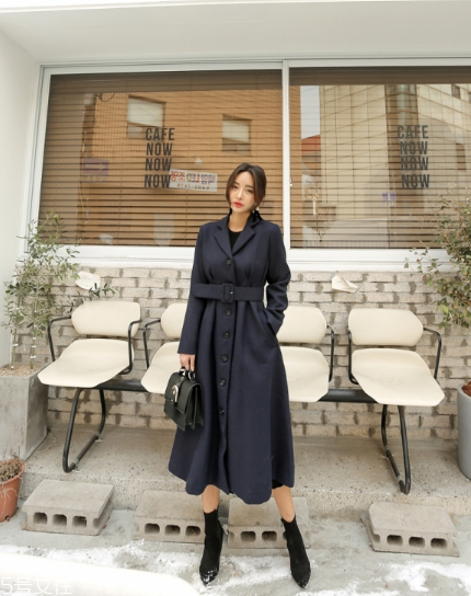 小個(gè)子適合穿過(guò)膝大衣嗎？這樣穿分分鐘視覺(jué)增高