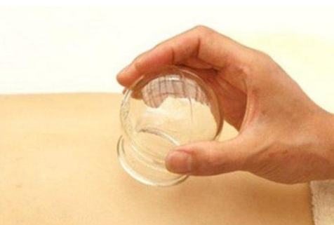 拔罐后身上后背持續(xù)發(fā)癢怎么回事？體內(nèi)風(fēng)邪是主因