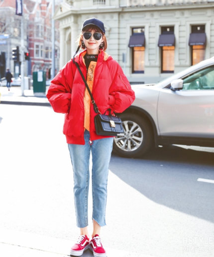 紅色羽絨服搭配什么褲子？四種混搭讓你潮范兒十足
