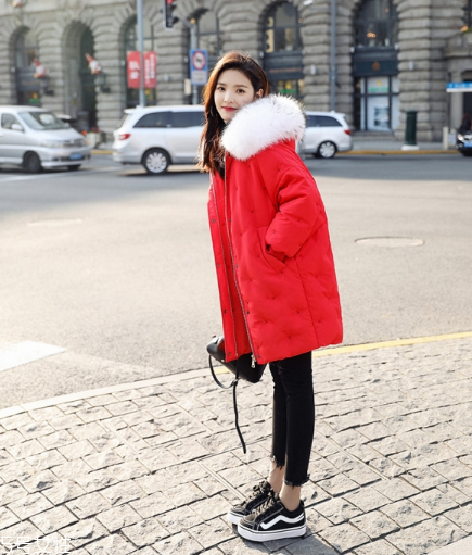 紅色羽絨服搭配什么褲子？四種混搭讓你潮范兒十足