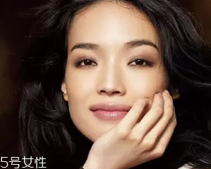 薄唇怎么畫唇妝？利用技巧打造完美唇色