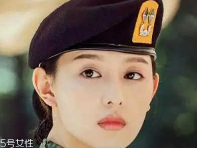 薄唇怎么畫唇妝？利用技巧打造完美唇色