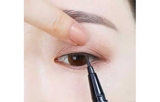 豆沙色眼妝怎么畫(huà)？超受歡迎的空氣眼妝畫(huà)法