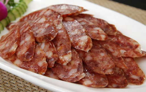 怎樣判斷臘腸煮熟了沒有？筷子戳一戳最為直接