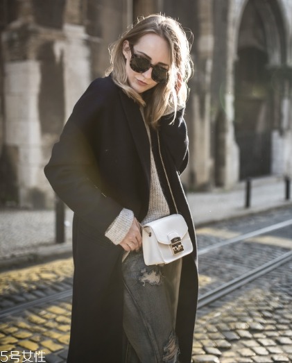 大衣什么顏色好看？這些顏色時髦又精致