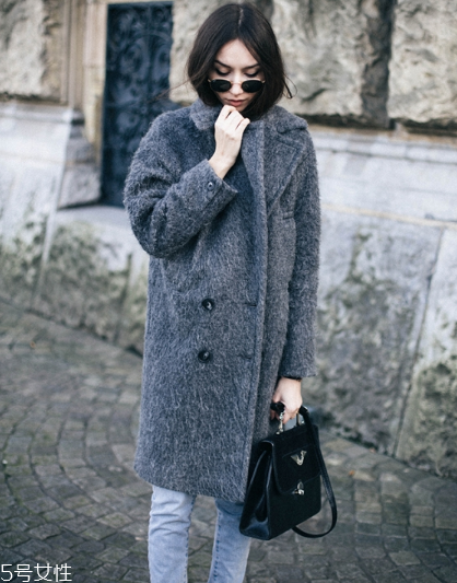 大衣什么顏色好看？這些顏色時髦又精致