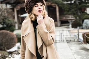 大衣什么顏色好看？這些顏色時髦又精致