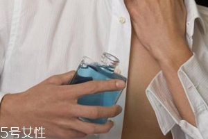男士香水什么時候噴最好？出門前二十分鐘