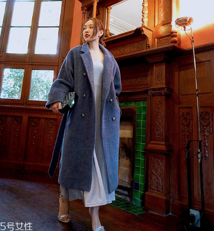 大衣哪種面料不起球？女生必備的選購(gòu)技巧