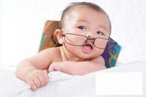 怎樣防止嬰幼兒弱視問題？三種方法合理預(yù)防