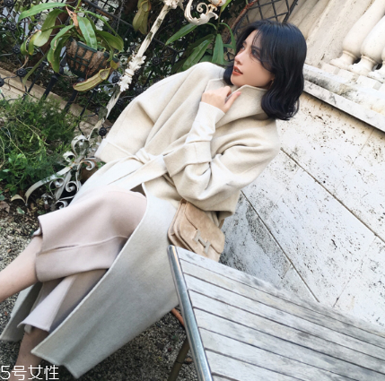 大衣是羊毛的好還是羊絨的好？這兩種材質(zhì)千萬(wàn)要分清