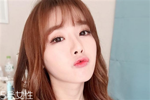 粉棕色眼妝怎么畫？蜜桃?jiàn)y畫法