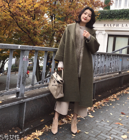 大衣有味道怎么去除？去味道必備小妙招