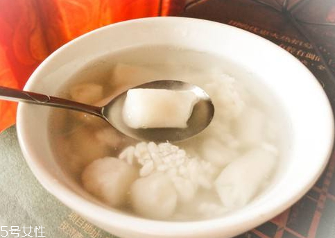 醪糟湯圓上火嗎 適量不會上火 醪糟湯圓上火嗎 適量不會上火